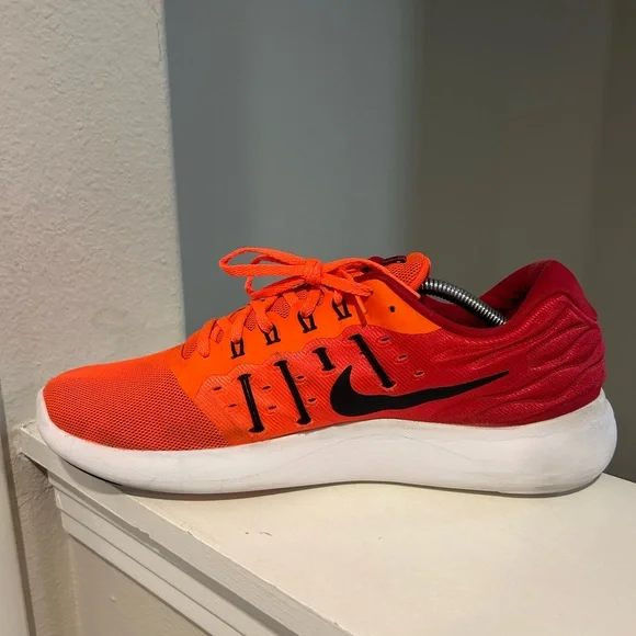 Nike Lunarstelos Men's 12 Running Shoes Sneakers Crimson Red 844591-800 - Picture 3 of 9